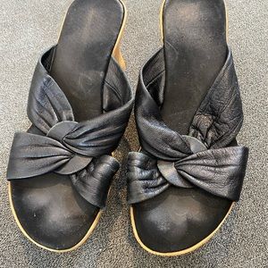 Wood plasticized wedge, black, worn but amazing condition, size 5, leather upper